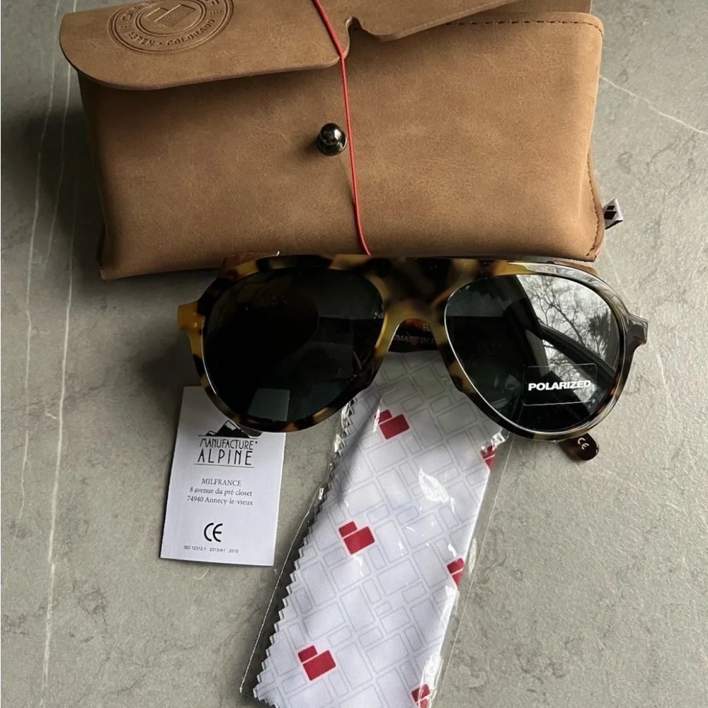 Obermeyer Rallye Light Tortoise Polarized Sunglasses w/Case UNISEX
